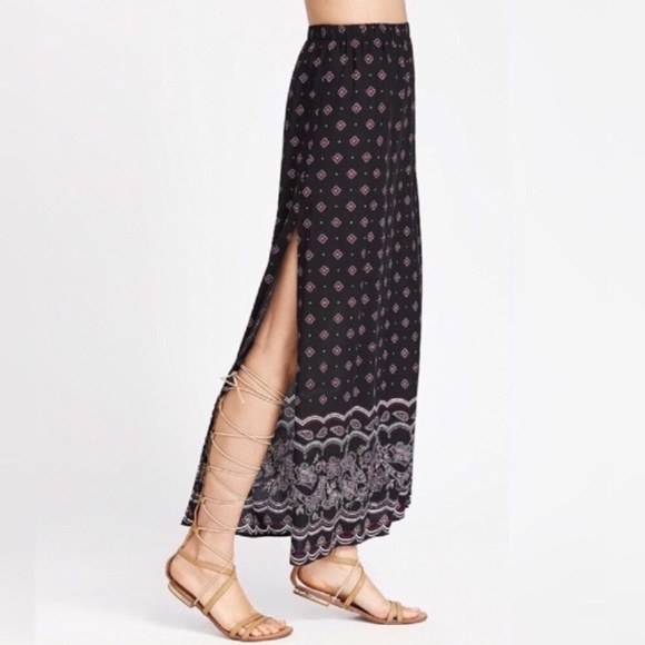 Mixed Floral Print Deep Side Slits Maxi Skirt - Picture 5 of 5